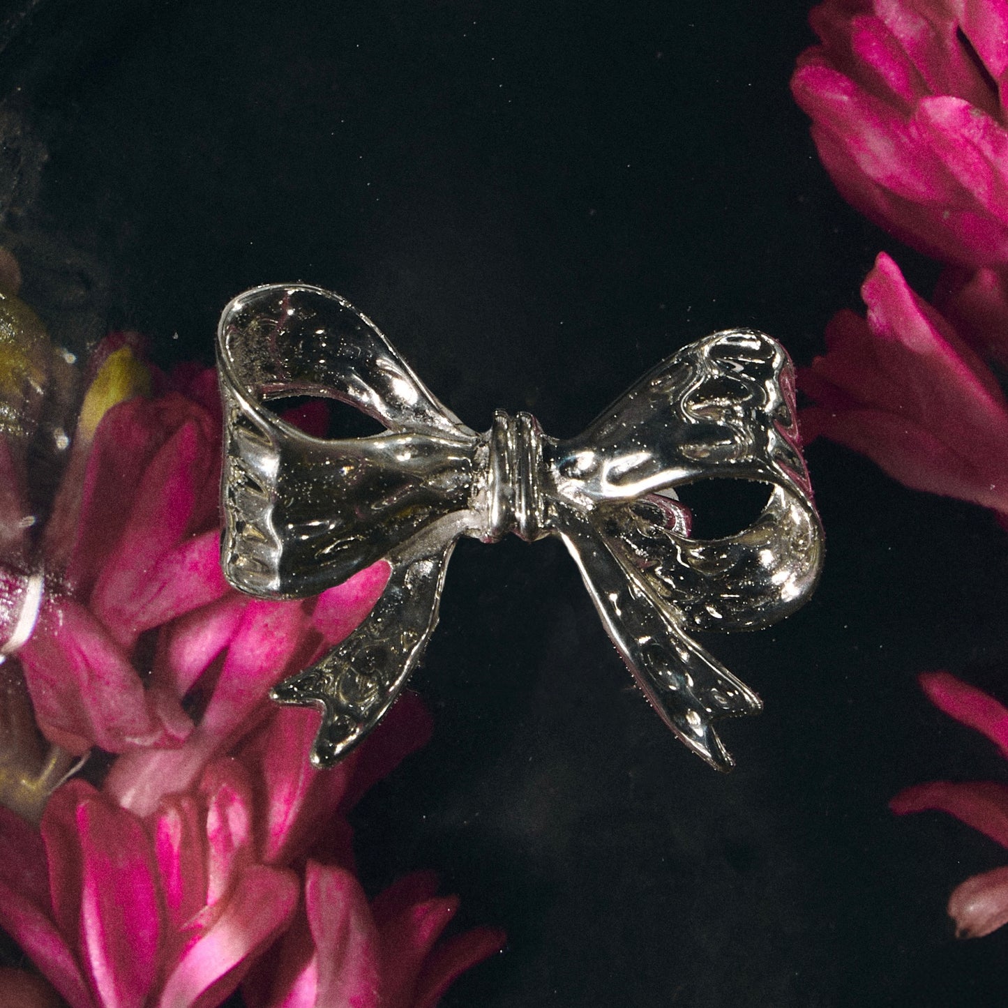 Mono Earring BOW platinum