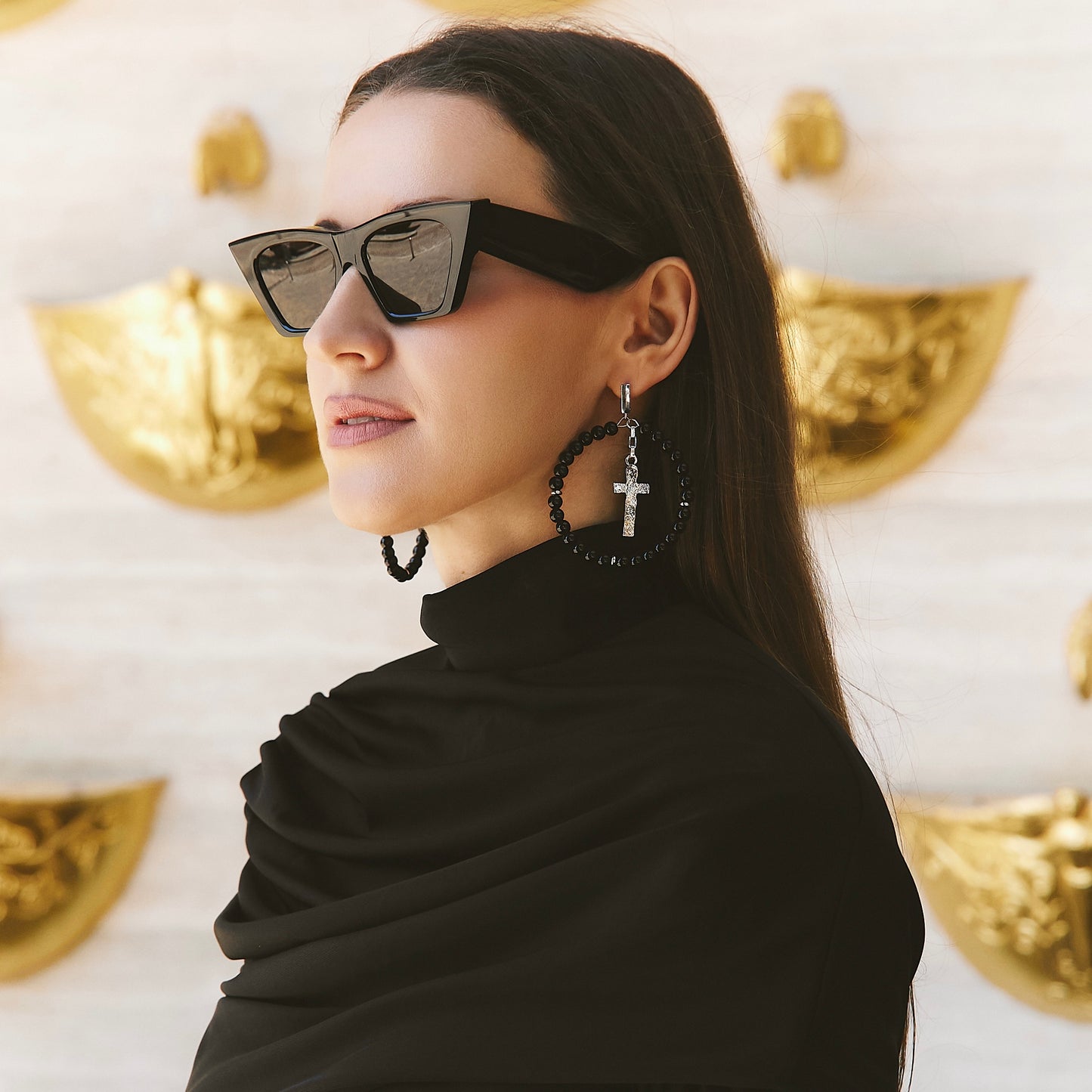 MAGDALENE Onyx Earrings platinum